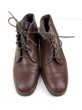 Munro American Brown Leather Lace-Up Heeled Ankle Boots